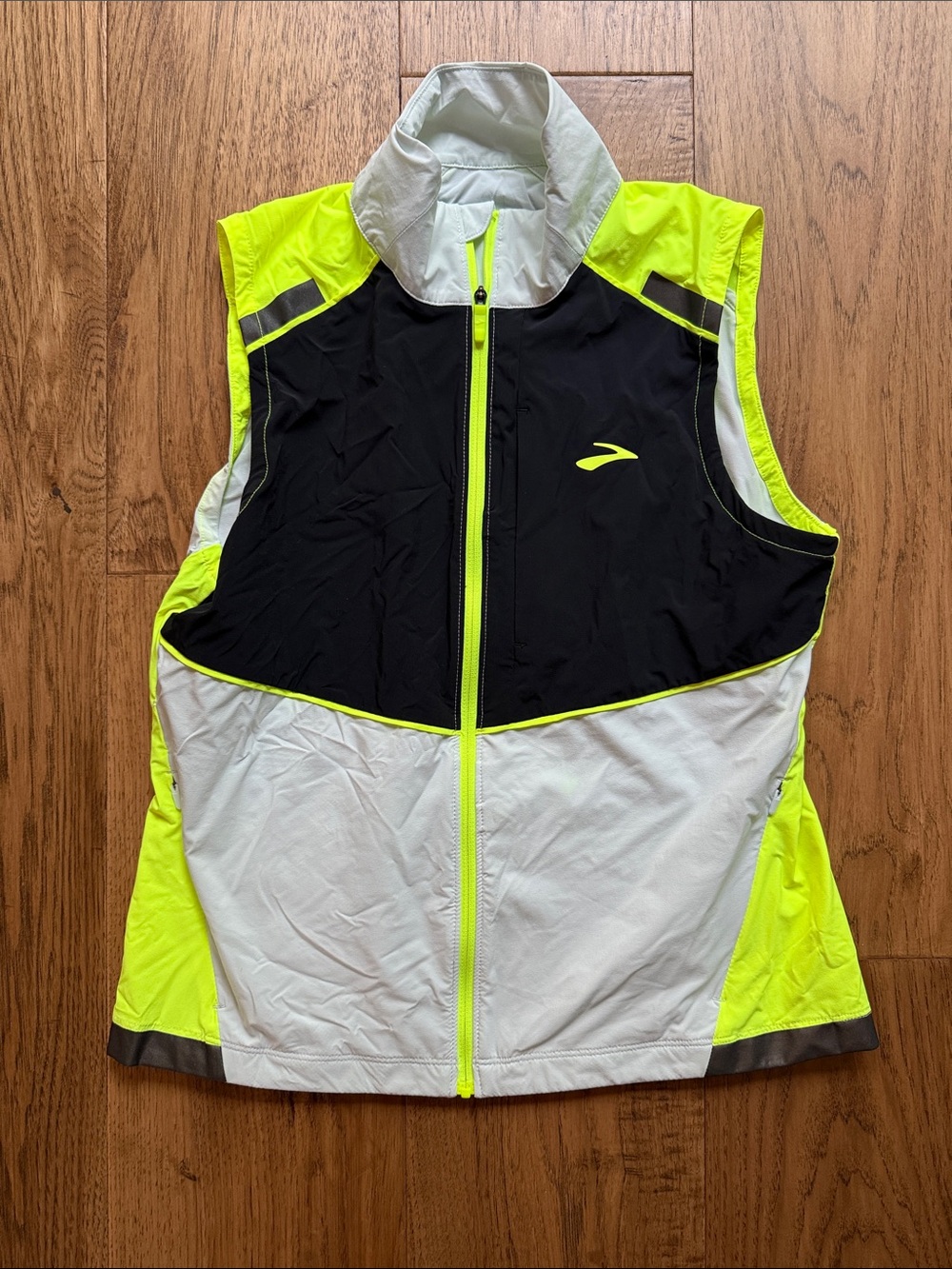 Brooks Women’s Neon Yellow/Black/White Lightweight Run Vest